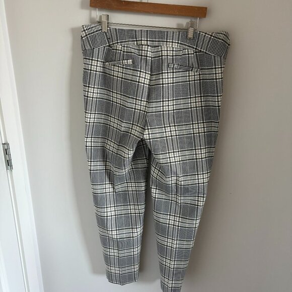 SOHO Apparel Ltd Pants Plaid Tapered to Ankle Pull Up Women’s Size XL Like NEW - Picture 3 of 7
